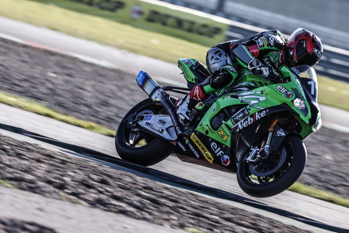FIM_EWC's tweet photo. Red riders now on track!
#QualifyingSession
#FIMEWC #6HoursOfMost #AutodromMost https://t.co/UrLhfnzaRN