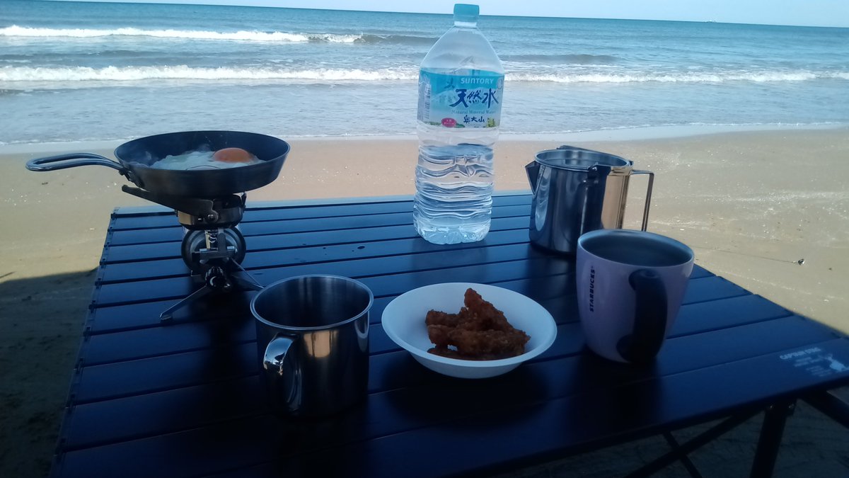 最近は海辺で読書するのが週末の楽しみです@千里浜