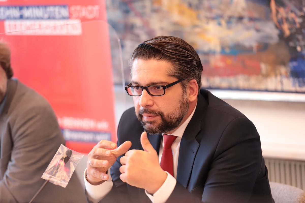 MustafaGuengoer's tweet photo. Kurze Wege, hohe Lebensqualität und eine angemessene Versorgung in allen Quartieren - das wollen wir mit unserem städteplanerischen Leitbild der 🔟-Minuten-Stadt erreichen⏱📍✔️
Alle Einzelheiten dazu sind ab sofort unter https://t.co/7saY0l1epp zu finden👌 @SPDFraktionHB #10ms https://t.co/rlQOQkyfbi