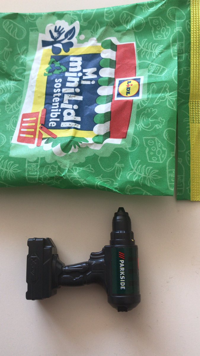 BobSeaSunSIDA's tweet image. why are @lidlespana giving away little pieces of plastic, made in Holland, as part of their sustainability campaign ? It makes to sense ! 🤯 #thinkenvironment