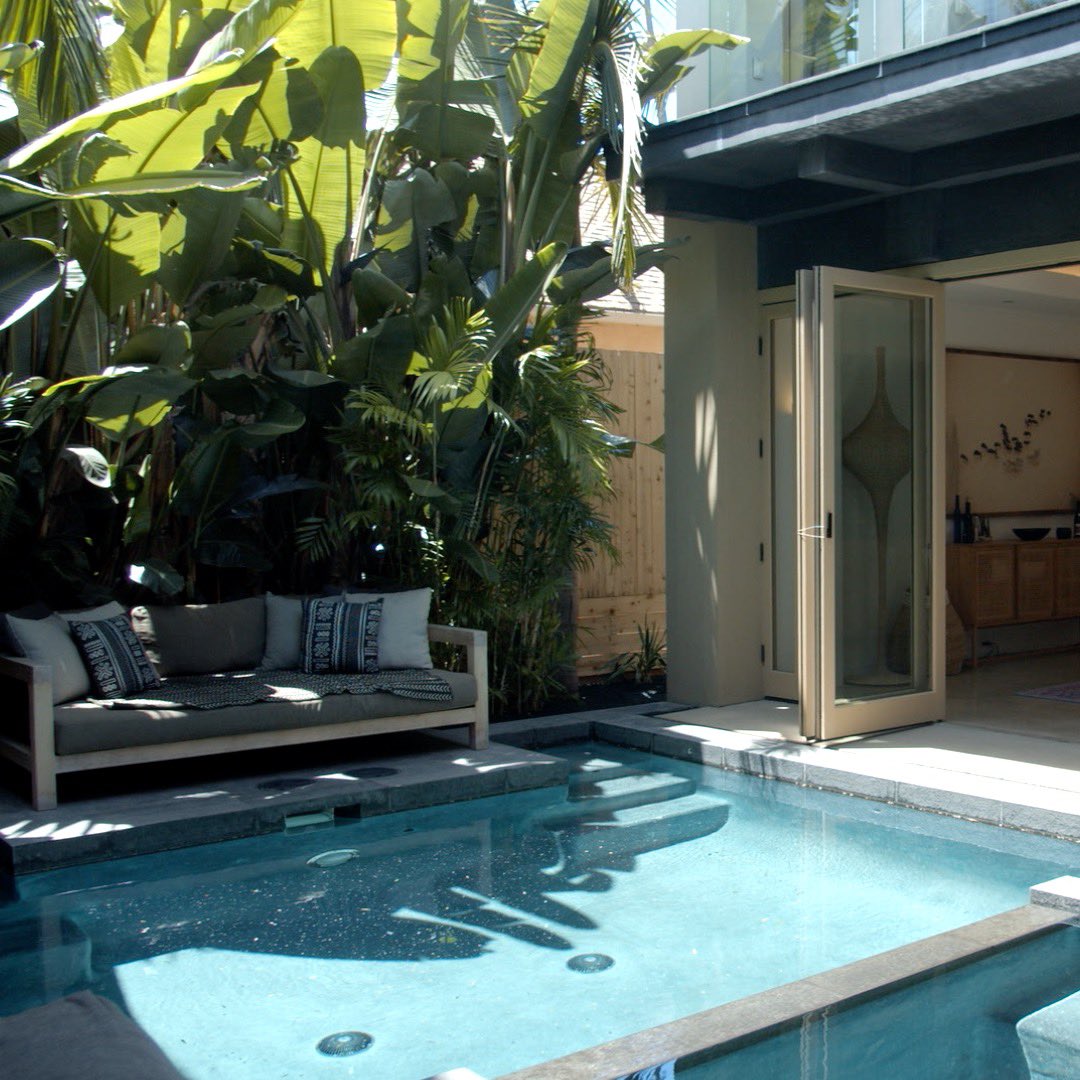 openhousetv's tweet photo. A home in Venice even Marco Polo wouldn’t want to leave; Venice, CA that is. And with multiple outdoor spaces, including a courtyard pool, and a landscape inspired by Tulum all makes this a place you’ll want to see.

This weekend on #OpenHouseTV on NBC. @JulietteHohnen https://t.co/HPB3QmFO1o