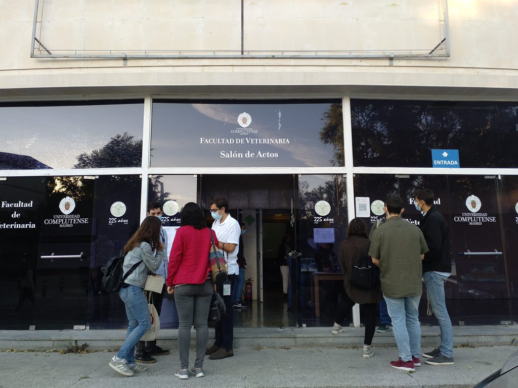vetindoc_PhDay's tweet photo. ¡Empezamos! @VeterinariaUCM #Vetindoc #phday2021 En la sesión inaugural estará @consueloserres Maria Arias y Manuela Fernandez https://t.co/asWdsMBjdK