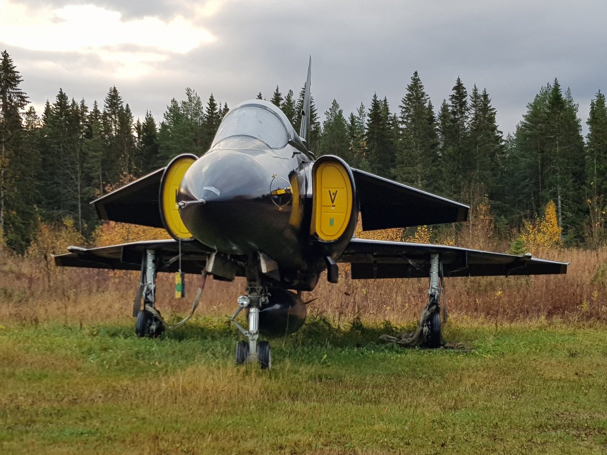 burny_burner's tweet photo. Morgonpromenad.
Tittade till D12 och D04.
#saab37viggen #F4frösön #teknikland #jamtli #saab #viggen https://t.co/fTjCXePds1