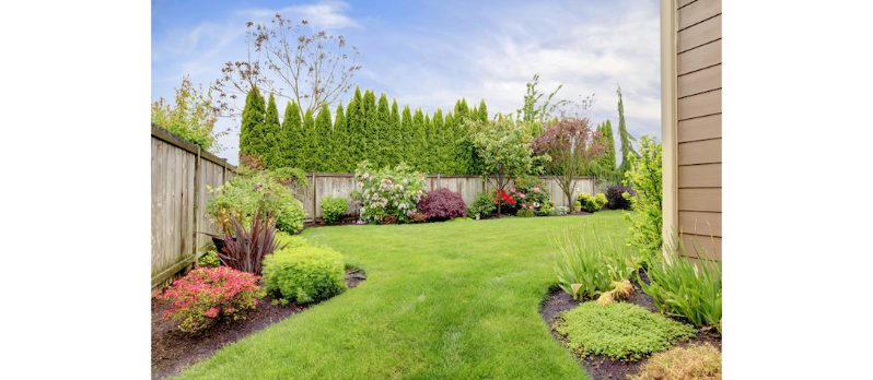 #Newsletter : Vous avez un petit jardin et ne savez pas comment l’aménager ? Choix des plantes et du mobilier, agencement de la clôture… découvrez quelques astuces à suivre pour créer un véritable ilot de verdure dans un espace restreint.  mon.articlelien.info/r/rkqmf1q