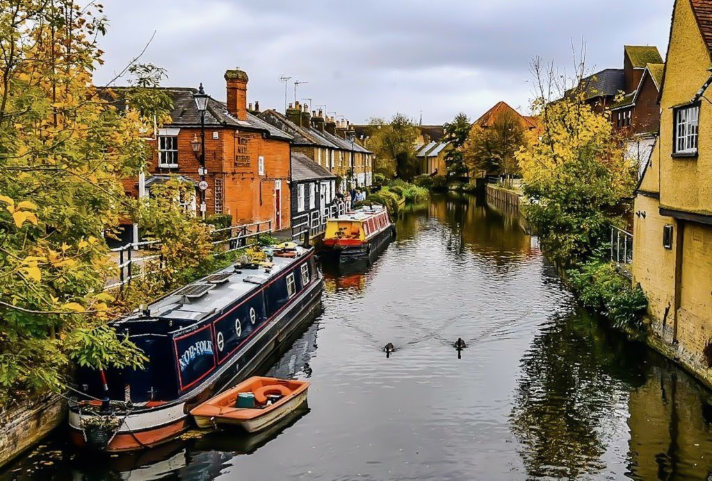 #ThrowbackThursday Autumn on the River Lea #hertford #Hertfordshire #loveukweather #ThePhotoHour #earthcapture <a href="/WeatherHerts/">Herts Weather</a> <a href="/hertslife/">Hertfordshire Life</a> <a href="/CloudAppSoc/">Cloud Appreciation Society</a> #NaturePhotography #earthandclouds #Weather #nature #landscapephotography #photooftheday
