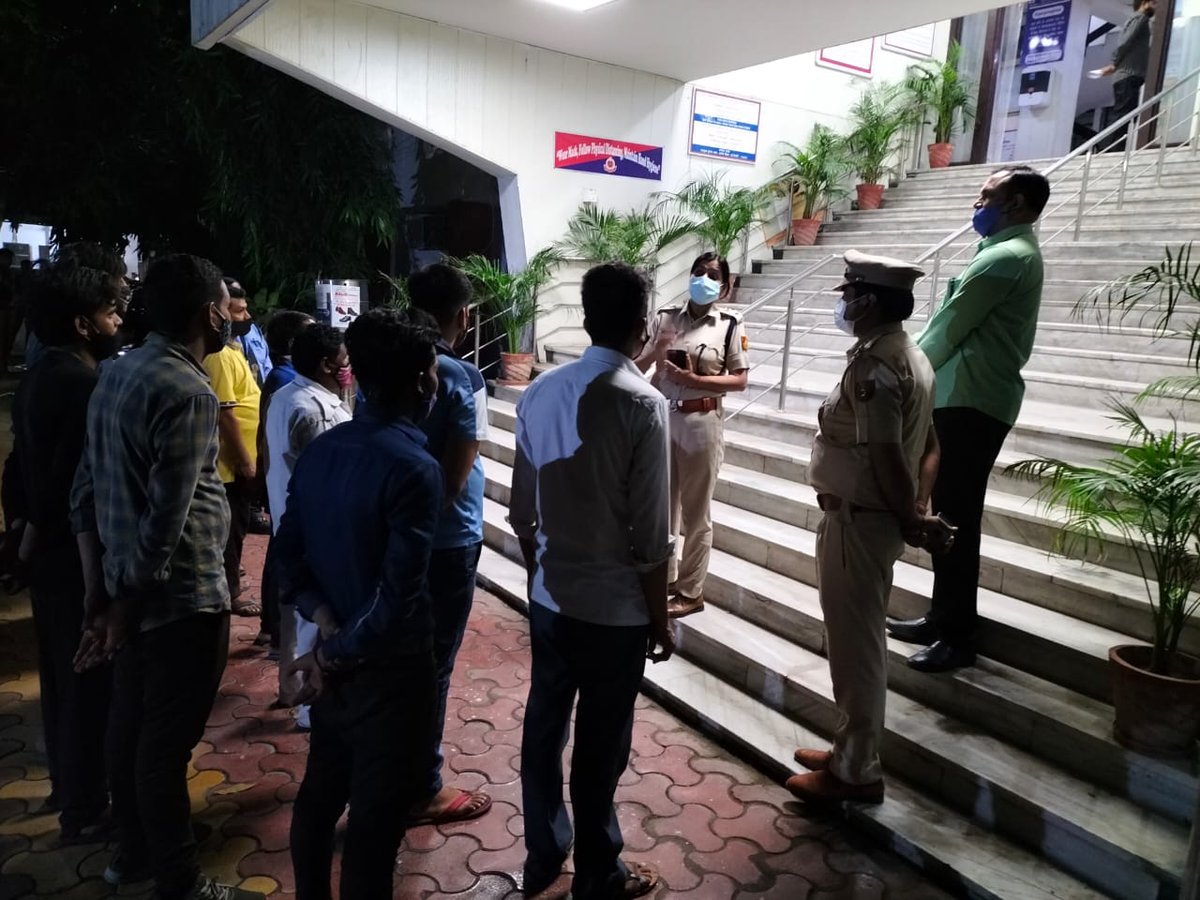 DCP_NorthWest's tweet photo. Wishing all of you a very happy & safe #Navratris
#YourSafetyOurPriority
In view of festive season ahead, intensive checking of hotels/ #oyos conducted vigorously by #NorthWest Police.
'Eyes & Ears' stakeholders & #Praharis are roped in as 'Force-multiplier'.
#CitizensFirst https://t.co/5fgkpaNWPv