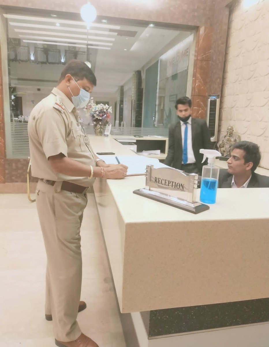 DCP_NorthWest's tweet photo. Wishing all of you a very happy & safe #Navratris
#YourSafetyOurPriority
In view of festive season ahead, intensive checking of hotels/ #oyos conducted vigorously by #NorthWest Police.
'Eyes & Ears' stakeholders & #Praharis are roped in as 'Force-multiplier'.
#CitizensFirst https://t.co/5fgkpaNWPv
