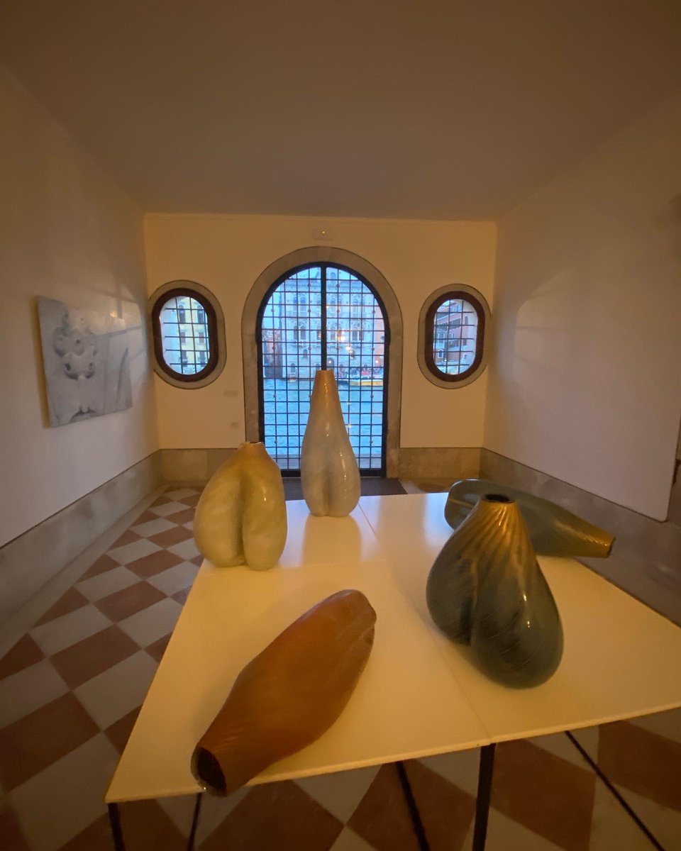 😍 A new restored Palace by the Grand Canal in #Venice was opened to the public for the first time as an #art exhibition space #TheNeighbourhood #SanPolo #PalazzoVendraminGrimani #fondazionealberodoro #Venezia  🏢🚶🏽‍♀️😍🤗👍👍