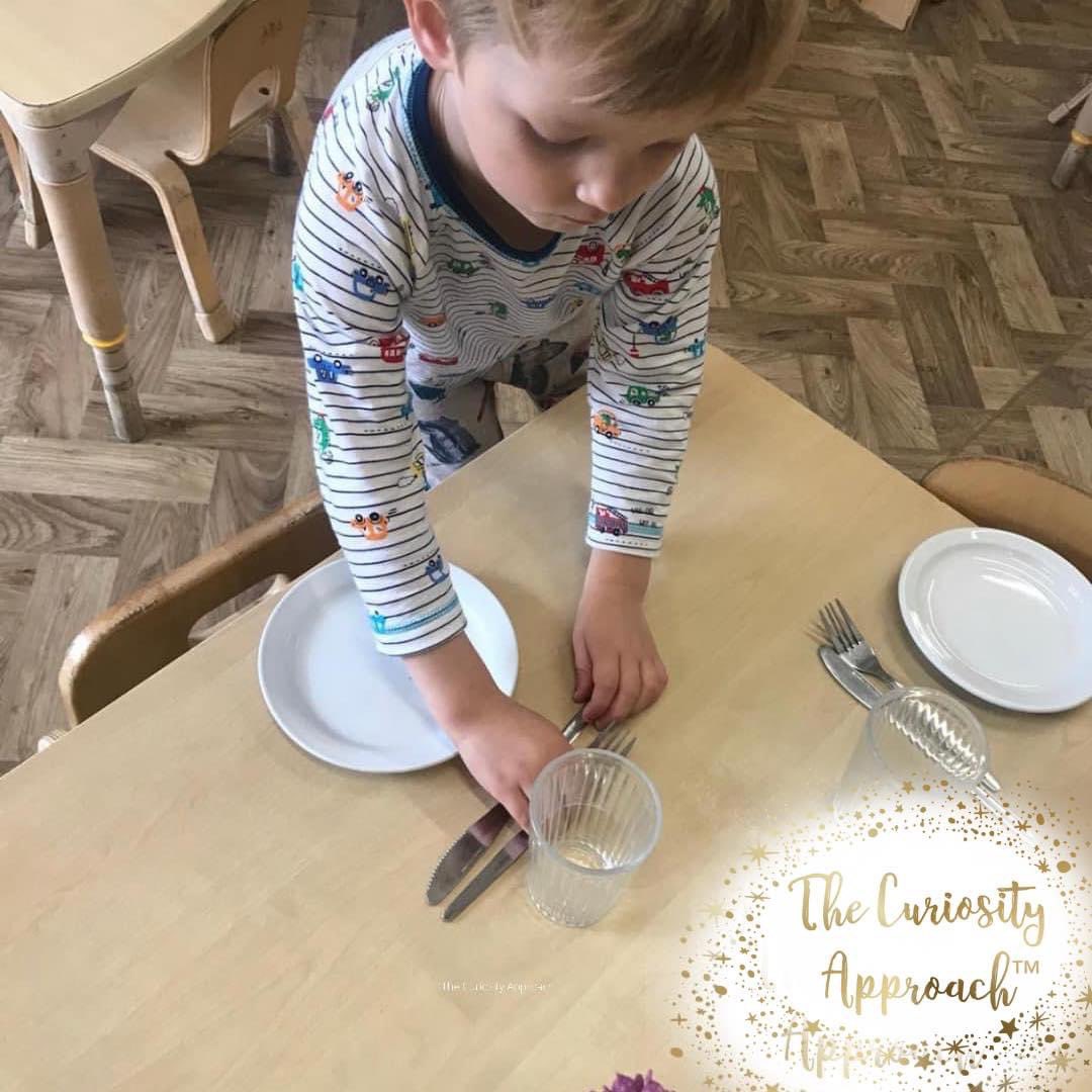 welovecuriosity's tweet photo. Setting the table ?
He’s doing it wrong many may assume.
Wrong for whom ?
See full post https://t.co/MZwUruri4u
#curiosityapproachaccreditation #inclusion #lifeskills #earlychildhood #knowyourwhy
#DeeperInsight #pedagogy #lefthanded #qualitypractice #lefthanded #handdominant https://t.co/PA1llUt7Vj