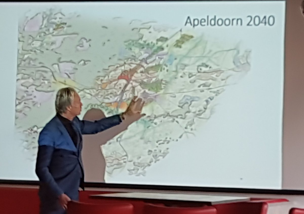 ABCApeldoorn's tweet photo. #Prinsjesdagontbijt bij @csv_apeldoorn: @JeroenJoon over koers #woestaantrekkelijk #Apeldoorn richting 2040 en belastingadviseur René Boon over financieel economische ontwikkelingen richting 2025. https://t.co/5GYAWVMGHb