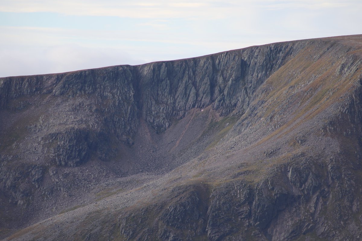 The U.K.'s most durable patch of snow, Braeriach's 'The Sphinx', is now critically small. At just 4 metres long, it will melt completely unless heavy snow arrives within the next week &amp; buries it. Since the 1700s it has melted 6 times (1933, 1959, 1996, 2003, 2006, 2017 &amp; 2018).