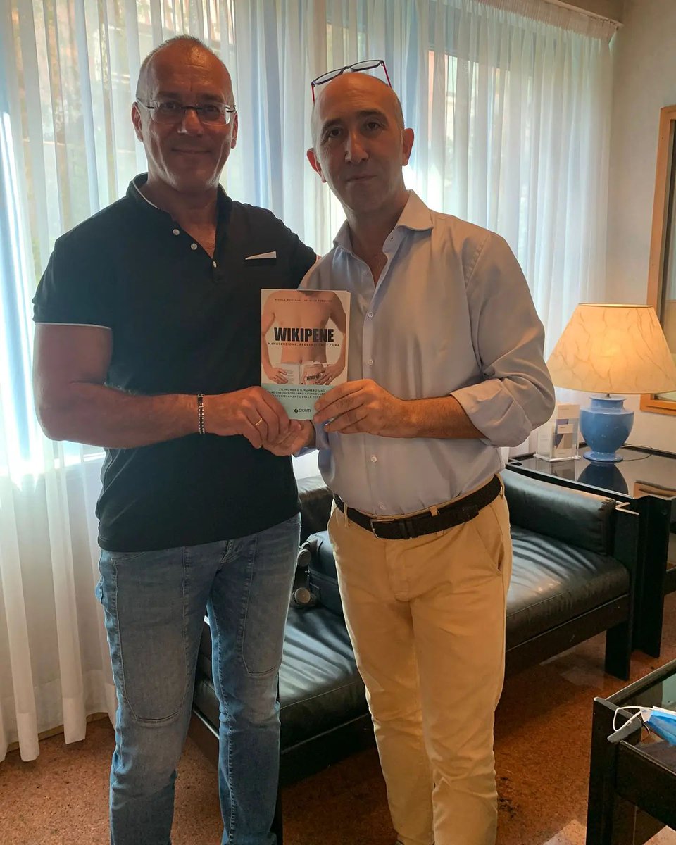 andreamilitell2's tweet photo. Con il collega @profnicolamondaini e il suo fantastico libro #wikipene della @giuntieditore. https://t.co/N2xnLp8mid https://t.co/bjzA6dRpxE