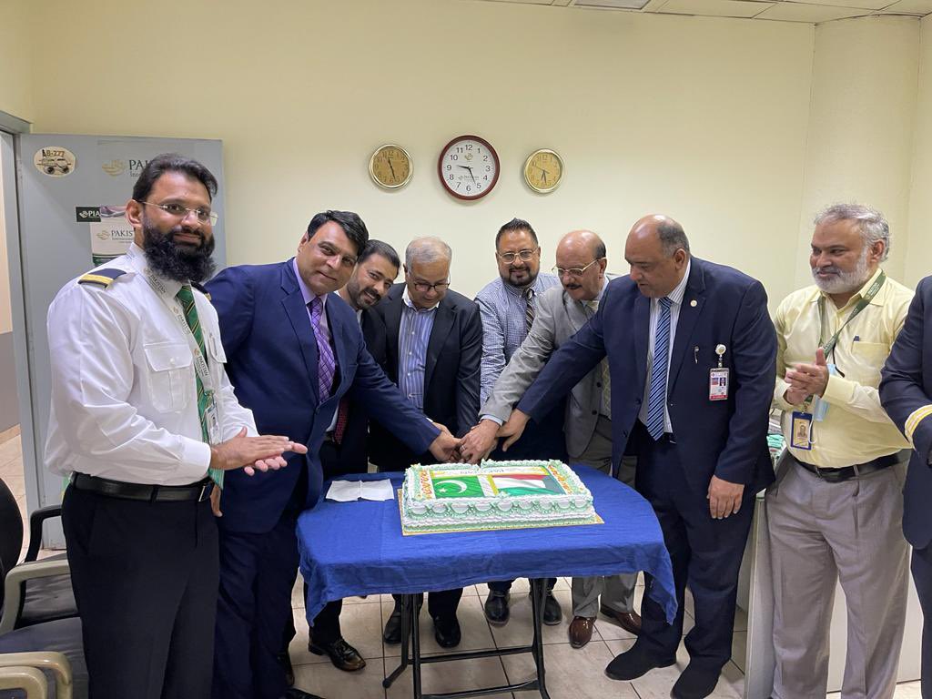PakinKuwait's tweet photo. Ambassador @SajjadDiplomat at #PIA office in Kuwait on the occasion of resumption of flights from Kuwait. Today, 1st flight operated on sector Lhr-Kwt-Lhr #GreatPeopleToFlyWith @FMPublicDiploPK @TeamSMQ @ForeignOfficePk @Official_PIA https://t.co/g5Ow2WHF3K