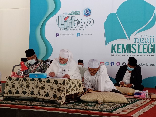 satukanalcom's tweet photo. Said Aqil Ungkap Siap Pimpin #PBNU Ketiga Kali, Saat Silaturahmi ke Ponpes Lirboyo #Kediri
https://t.co/WFkP8bktfO, #Kediri – Ketua ...
.
Baca selengkapnya : https://t.co/5e406YUZKO
.
#InfoKediri #KabarKediri #KanalStraight #LirboyoKediri #MuktamarPBNU #PonpesLirboyo #SaidAqil https://t.co/243Ltyv6Vf