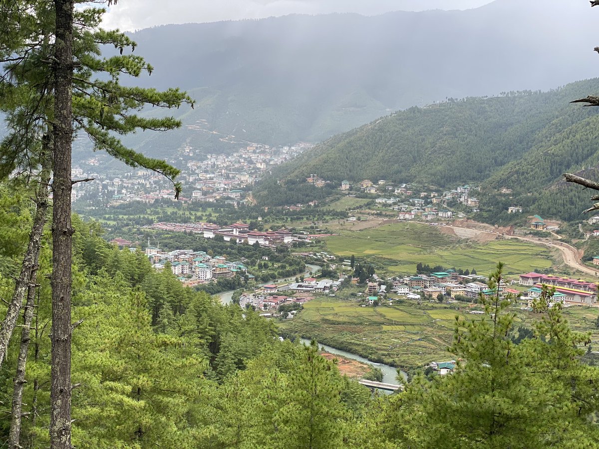 bhutannorter's tweet photo. Thimphu: The Kingdom's capital city is home to approximately 100,000 inhabitants. #travelphotography #visit #tour #happinessplace #norter https://t.co/No6Tax1JLJ