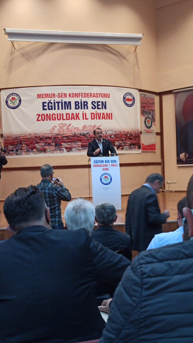 DevrekEbs's tweet photo. Eğitim Bir Sen Genel başkanımız Ali Yalçın  6 Ekim Çarşamba günü Eğitim Bir Sen il Divan toplantısına katılmak üzere ilimize geldi. Zonguldak Öğretmenevinde bizlerle buluştu, Hoş geldiniz Sayın Genel Başkanım. @_aliyalcin_
@ebszonguldak @AlaplEbs @KdzEbs @EbsCaycuma #aliyalcin https://t.co/WF8xDoty5t