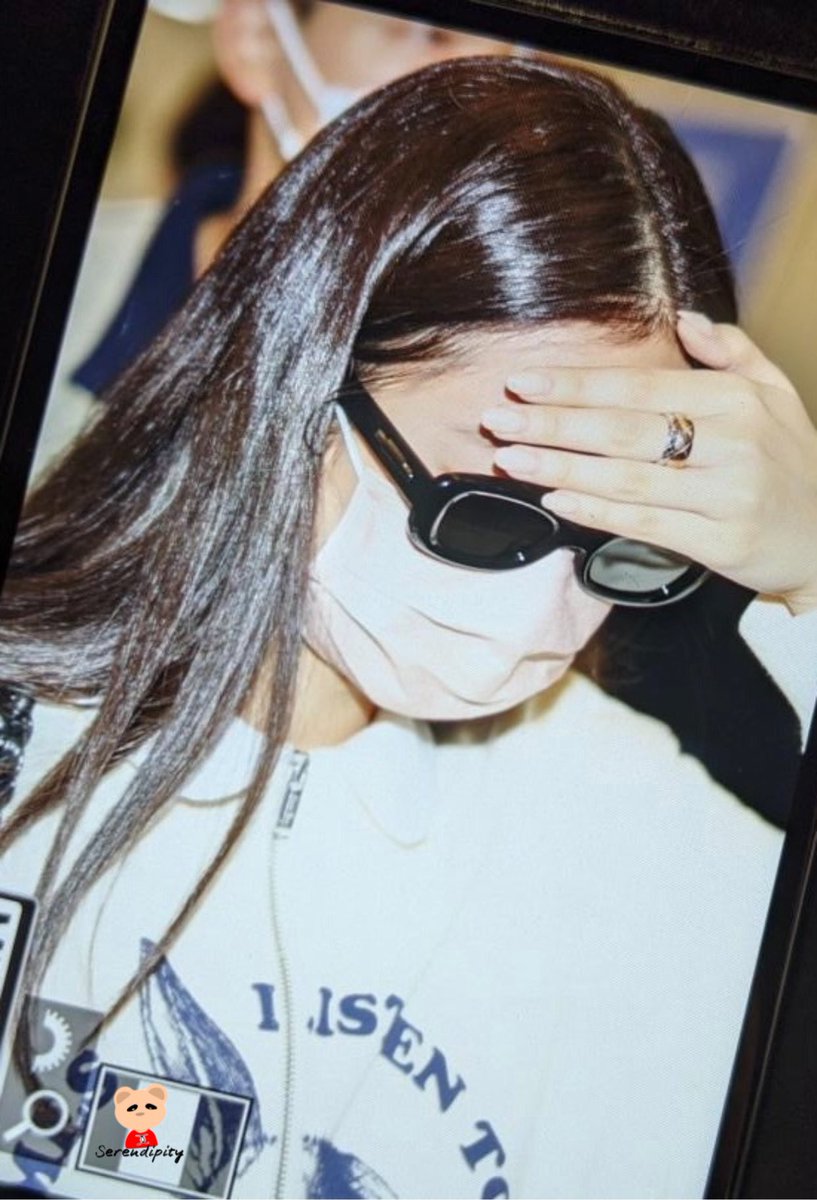 SERENDIPITY_JN's tweet photo. JENNIE back Korea 
Safe flight 🤍 https://t.co/ZGUoSy4G5J