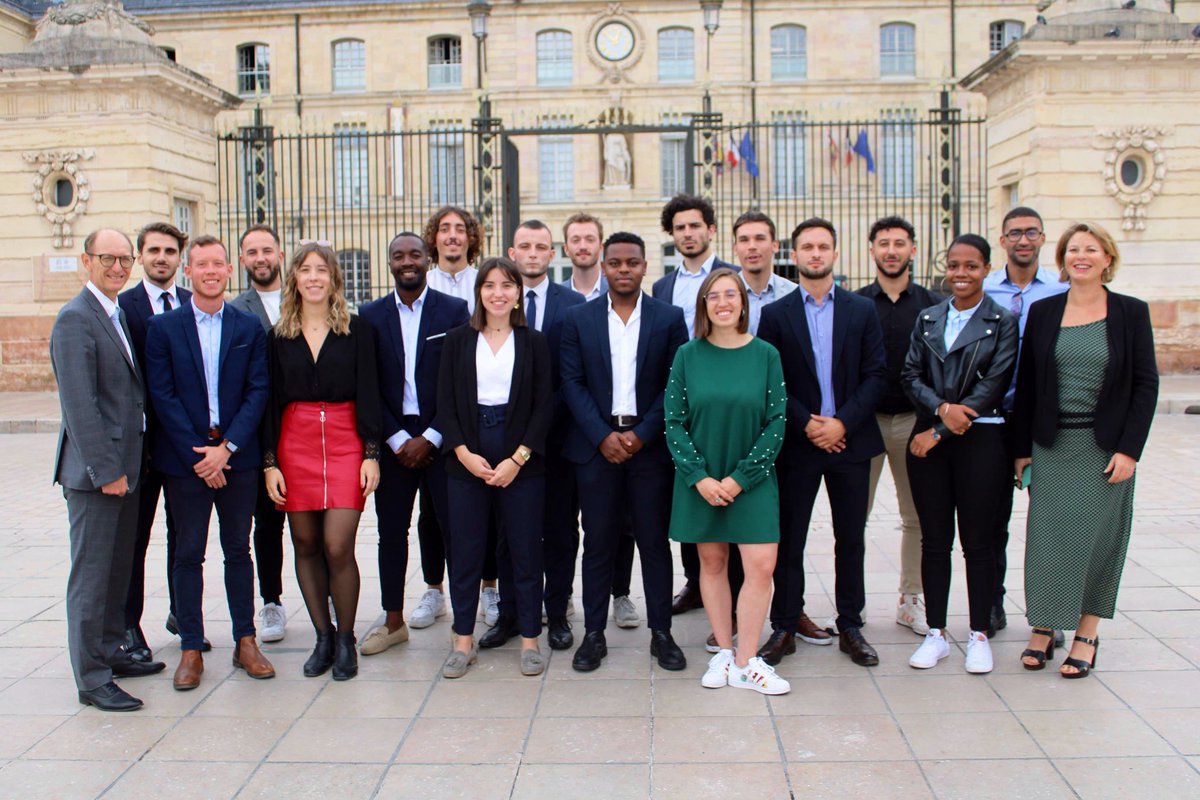 M2PJS's tweet image. Le Master 2 Professions Juridiques du Sport est fier de vous présenter sa nouvelle promotion pour l’année 2021-2022 sous la direction de Madame Chaussard et David Jacotot. 🎓 

Une année qui s’annonce riche en enseignements et découvertes.👩‍💻🧑‍💻