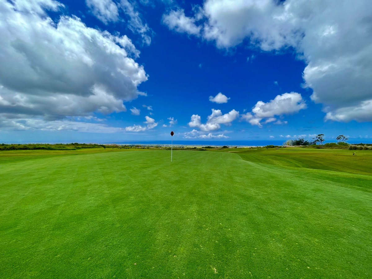 Perfect weather to play golf and chilling later at the Clubhouse!⛳️