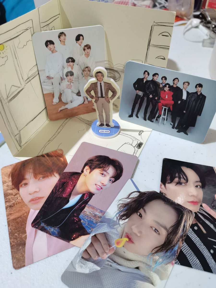 jkspuunchingbag's tweet photo. Hiii @BTS_4982301 thank you so much for bringing jungkook home🥺 it arrived safely~ super love the freebies din! Thank uuu https://t.co/qygDww0wg1