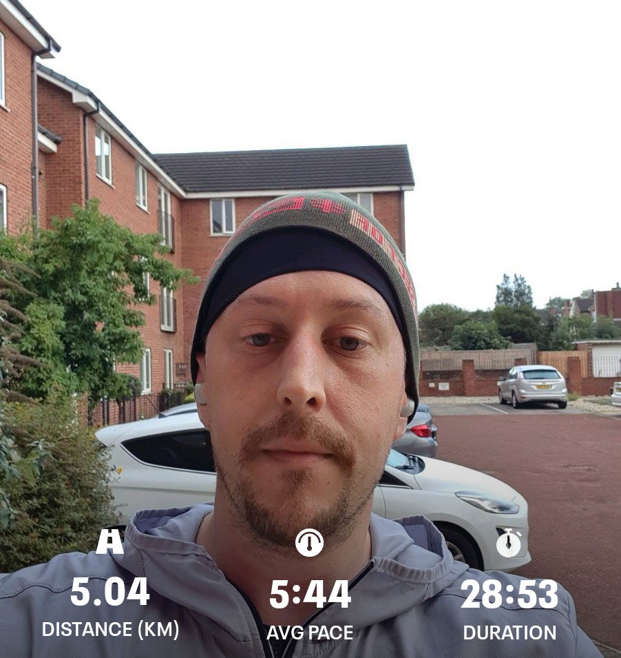 Arkonios's tweet photo. Nice little Thursday 5k to start the day off, weather was nice than I was expecting #MorningRun #running #5k #HeadBands #runhappynation https://t.co/HdhiK7u8pr