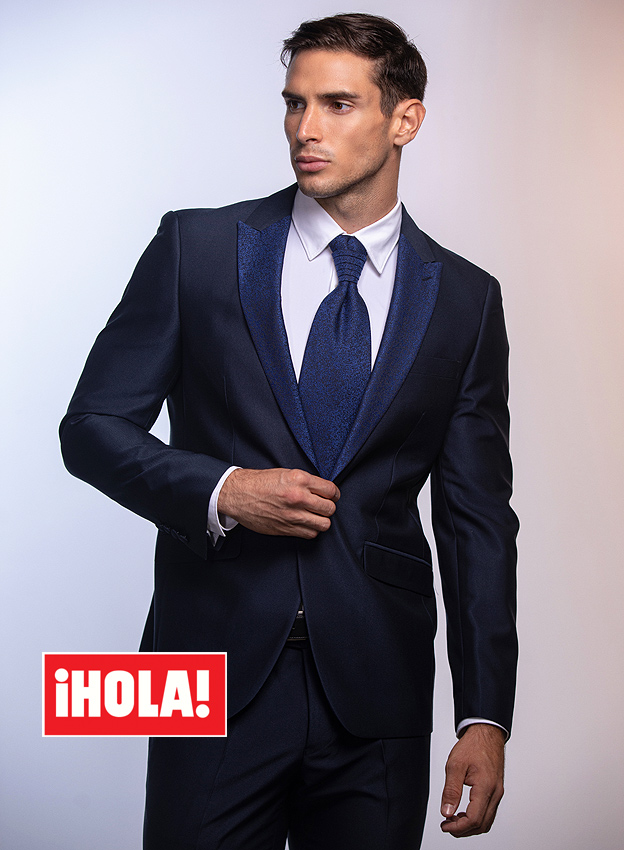 vertizegala's tweet photo. El hombre del momento: Alexander Calvo, para @hola de la mano de @lmgomezpozo Fotografía y con estilismo #Vertize Gala. @MisterInternationalMalaga @misterinternationalspain https://t.co/AeYo4Hmcw5