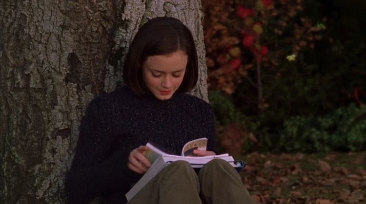 IavenderfieIds's tweet photo. rory gilmore energy for the study time of the year https://t.co/LRzWyyouHy