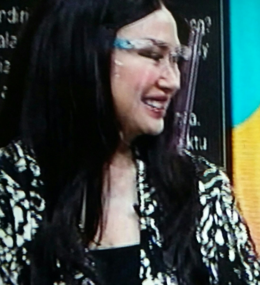 Srikandi114's tweet photo. @Srikandi2221 @TSrikandi3 @Srikandi41 Kaya nya iya mbak..
Klo dah saran dr tim pendopo
Boss cantik dinda mau ikuti
Kan biar viral mbak
Pas nnti mencalonkan GUB #Jabar 
Masrkat dah mengenal..👍
Lagu nya enak bgtt..👍
JgnBerhentiMencintaiku TITI DJ
Tuuh mbak Titi nya ada
#RumpiNosecret 
#InsertToday 
Hauuss mbak..😀👍 https://t.co/OBxtUuZhDb