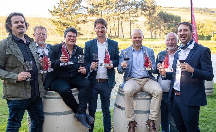 manleysocial_'s tweet photo. “KWV'S CAPE BLEND GLORY CROWNS STELLAR YEAR FOR ITS MENTORS PEROLD”

Read the full story here: https://t.co/wYlD2FCVWj

#ManleySocial #kwv #kwvthementors #wine #capewinelands https://t.co/1fB3O9hq4j