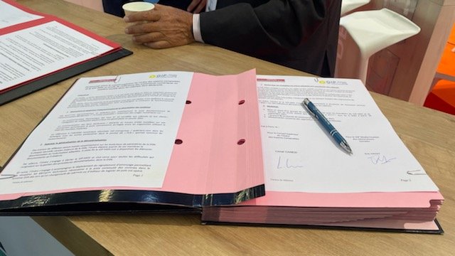 🎉🎉Signature au #Congres de #Bordeaux de la convention entre le GIP-MDS (<a href="/net_entreprises/">Net-entreprises, portail des déclarations sociales</a>) et le <a href="/CSOEC/">CNOEC 🚀</a>. La continuité d'un partenariat de plusieurs années signée par Messieurs les Présidents Éric Hayat et <a href="/LionelCanesi/">LIONEL CANESI</a>