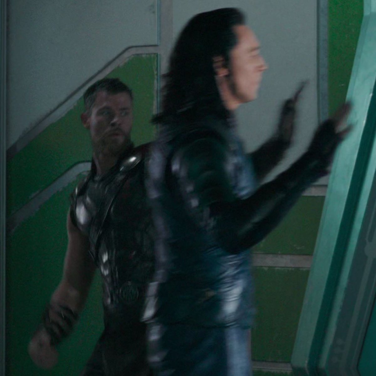 RT @PrettiestThor: If you think anyone can love Loki more than Thor.. You are wrong. https://t.co/baF8cgxQAi