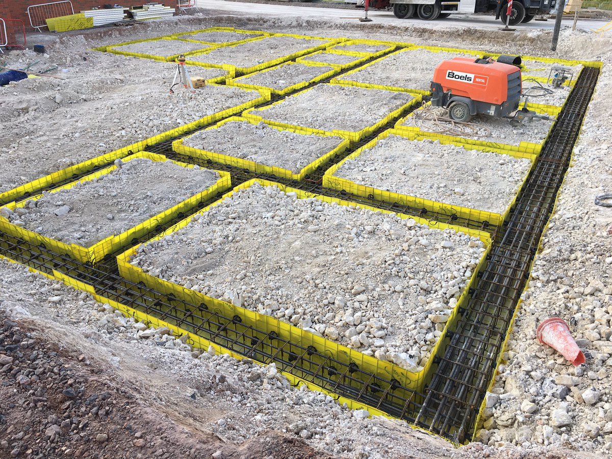 jmsteelfixing's tweet photo. Recent contract in Newbury RG14 #steelfixer #steelfixing #groundbeams #rebar #reinforcement #concrete #pecafil https://t.co/hDexuSX5Ng