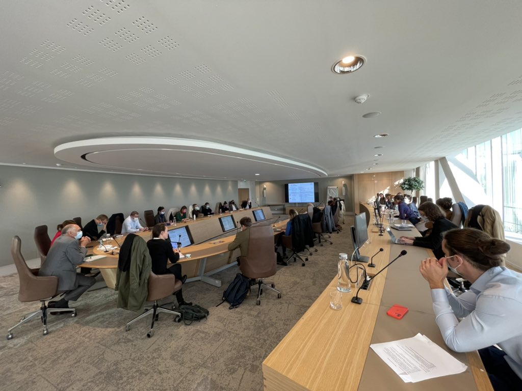 Salle comble ça matin pour faire le point sur les actions de lutte contre la pauvreté soutenues par <a href="/Break_Poverty/">Break Poverty Foundation</a>. Mention spéciale pour le <a href="/LABNantes/">LABNantes</a> en partenariat avec le <a href="/CJD_NANTES/">CJD NANTES</a> et soutenu par <a href="/nobilito/">Nobilito</a>