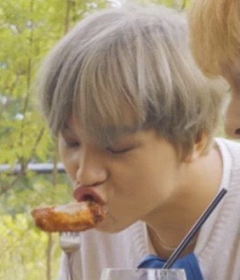 พี่เเฮชาน                              น้องมุ้เเห้ด