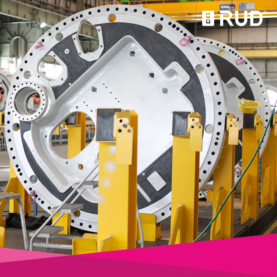 "Logistics already starts with the design", but what exactly does Jens Christiansen mean by this? Read his explanation now in our blog article about lifting means in the wind industry.

scomp.ly/Windturbine

#RUD #RUDisGood #windpower #renewable #energy #windturbine #logictics