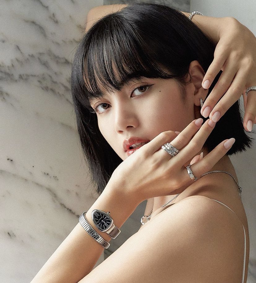 withlllisa's tweet photo. #LISA  Bulgari 

JUSTICE FOR LISA

#YGLetLisaDoHerJob #YGLetLisadoHerWork #YGTalkToUs https://t.co/BJmDLkk2wZ