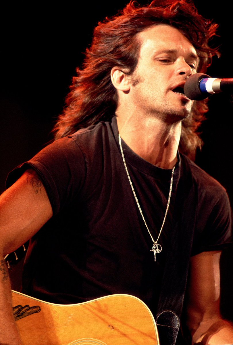 TheDuckLR's tweet photo. Happy 70th Birthday to the legendary musician #JohnMellencamp 🎤 🎸 🎉
#HurtsSoGood #JackAndDiane #SmallTown #ROCKInTheUSA #PaperInFire 🇺🇸 https://t.co/TMwUWyWHd9