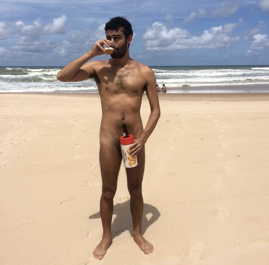 arthurscovino's tweet photo. #nudist #naturistbeach tbt massarandupió Bahia #naturist https://t.co/66fMc42OHE