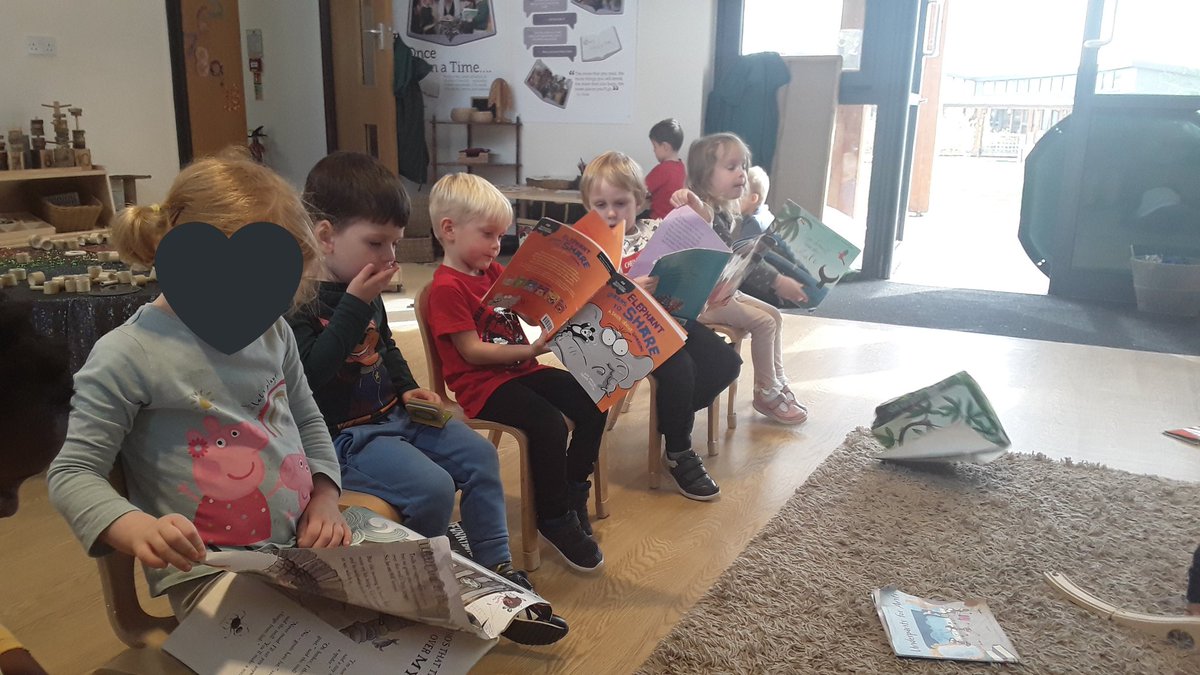 AshbridgeMaxy's tweet photo. Some Squirrels made their own little book club! #lovereading #independentchoice @NDNAtalk #EYmatters https://t.co/AQJKhT37rQ