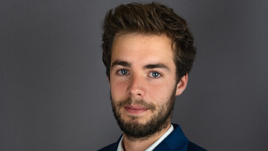 Hospimedia (@hospimedia) on Twitter photo #Essonne Après avoir travaillé 6 ans pour le compte de <a href="/RamsaySante/">Ramsay Santé</a>, Arnaud Troissant a rejoint cet été le groupe <a href="/AlmavivaSante/">Almaviva Santé</a> pour diriger l'Hôpital privé d'#AthisMons @fhpmco <a href="/ARS_IDF/">ARS Île-de-France</a> <a href="/thomaqu/">Quéguiner Thomas</a> hospimedia.fr/actualite/nomi… #Essonne Après avoir travaillé 6 ans pour le compte de <a href="/RamsaySante/">Ramsay Santé</a>, Arnaud Troissant a rejoint cet été le groupe <a href="/AlmavivaSante/">Almaviva Santé</a> pour diriger l'Hôpital privé d'#AthisMons @fhpmco <a href="/ARS_IDF/">ARS Île-de-France</a> <a href="/thomaqu/">Quéguiner Thomas</a> hospimedia.fr/actualite/nomi…