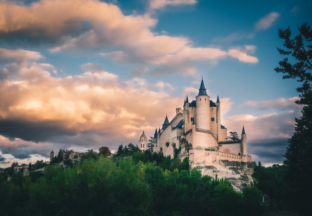 Erase una vez… 
#alcazardesegovia #Segovia #alcazar #lumix #landscape #Castle #Castillo #CastillaYLeon