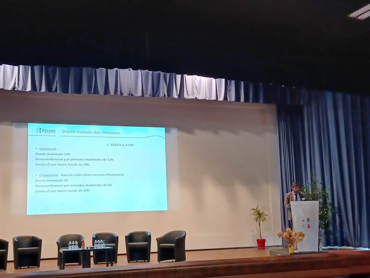 EPSM_AL's tweet photo. "La contention doot être uniquement appliquée en cas de dommage imminent pour le patient ou autrui sur décision d'un psychiatre."
Philippe Koenig, directeur de la commission des usagers, nous rappelle ce que dit la loi sur les pratiques d'isolement-contention. https://t.co/wfhhLyFRLL