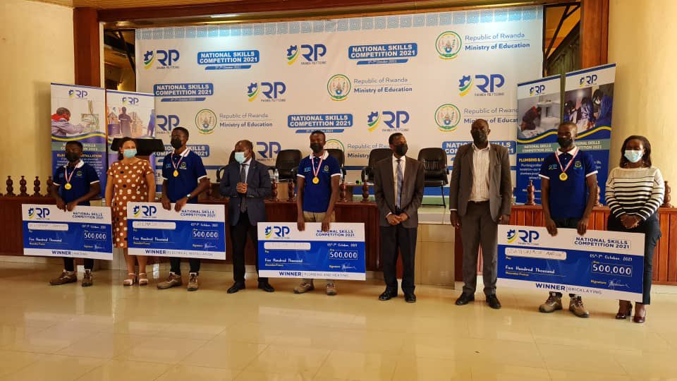 PROECCORwanda's tweet photo. The closing and awarding ceremonies of the #NationalSkillsCompetition2021 at IPRC-Kigali. #ModernBricks #LowCarbonTechologies #MadeInRwanda #SwissCooperation https://t.co/NHMjqLlnFw