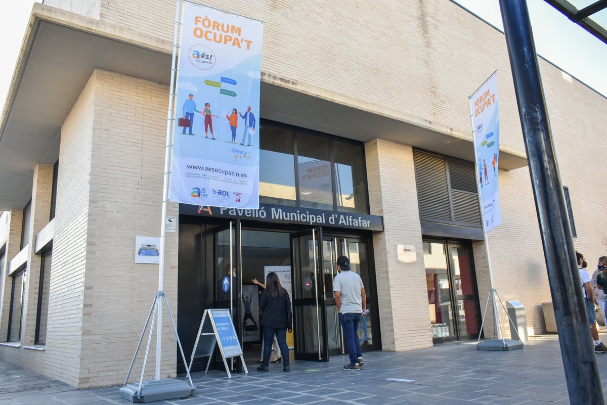 AytoAlfafar's tweet photo. ℹ️  Alfafar acoge a más de 700 personas en el II Foro de Empleo de Alfafar ℹ️  

#AlfafarCiutatDePersones 

ℹ️ Alfafar acull a més de 700 persones en el II Fòrum d'Ocupació d'Alfafar ℹ️

➕ INFO en https://t.co/KwKhoJ74Jd https://t.co/xK2kc9vcyi