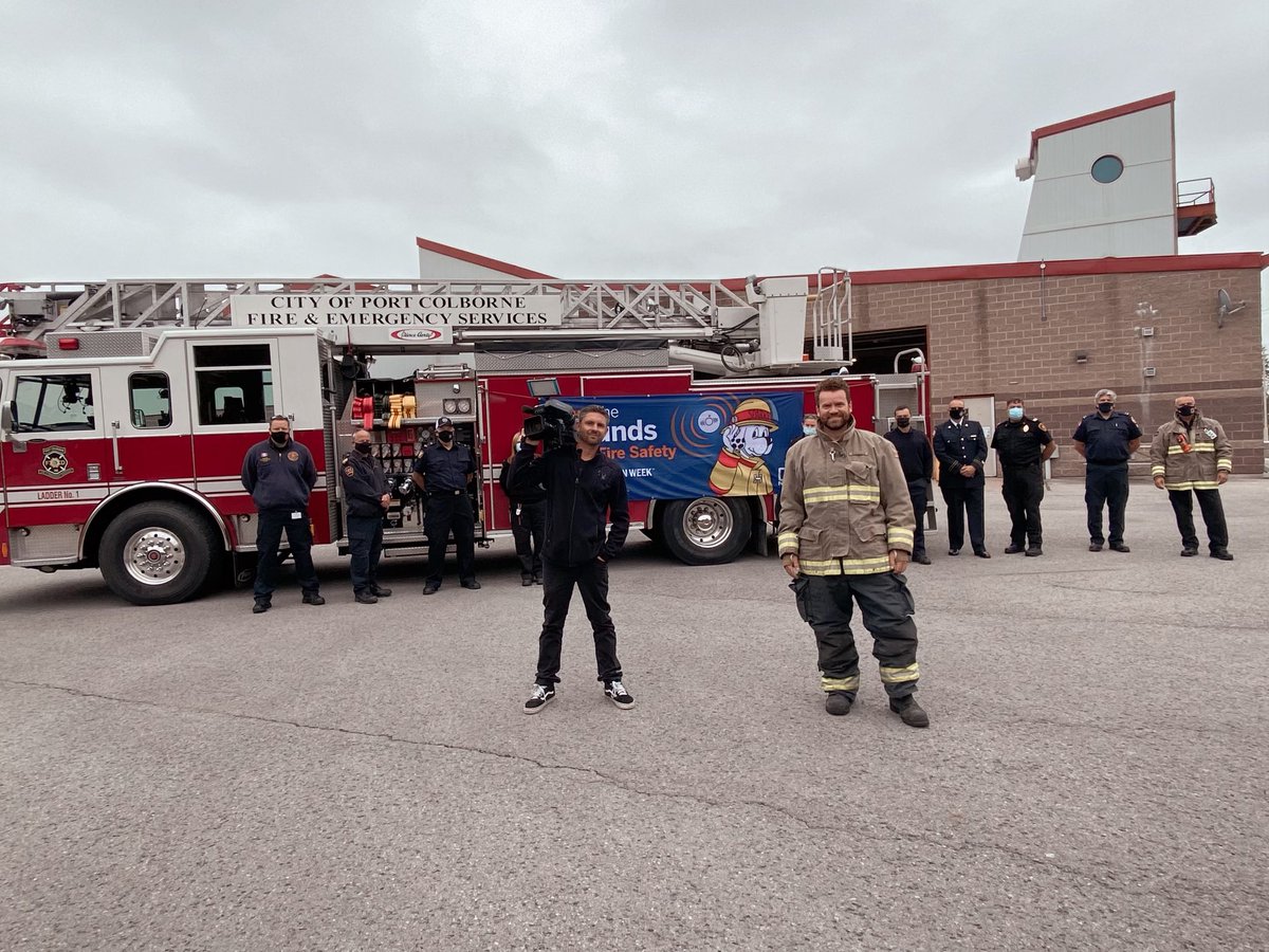 timbolen's tweet photo. Good morning from #portcolborne where we have Niagara’s Fire Prevention Officiers helping us spread the word of #fireprenventionweek with #soundsoffiresafety the theme @morninglive https://t.co/HaX9hrbaMd
