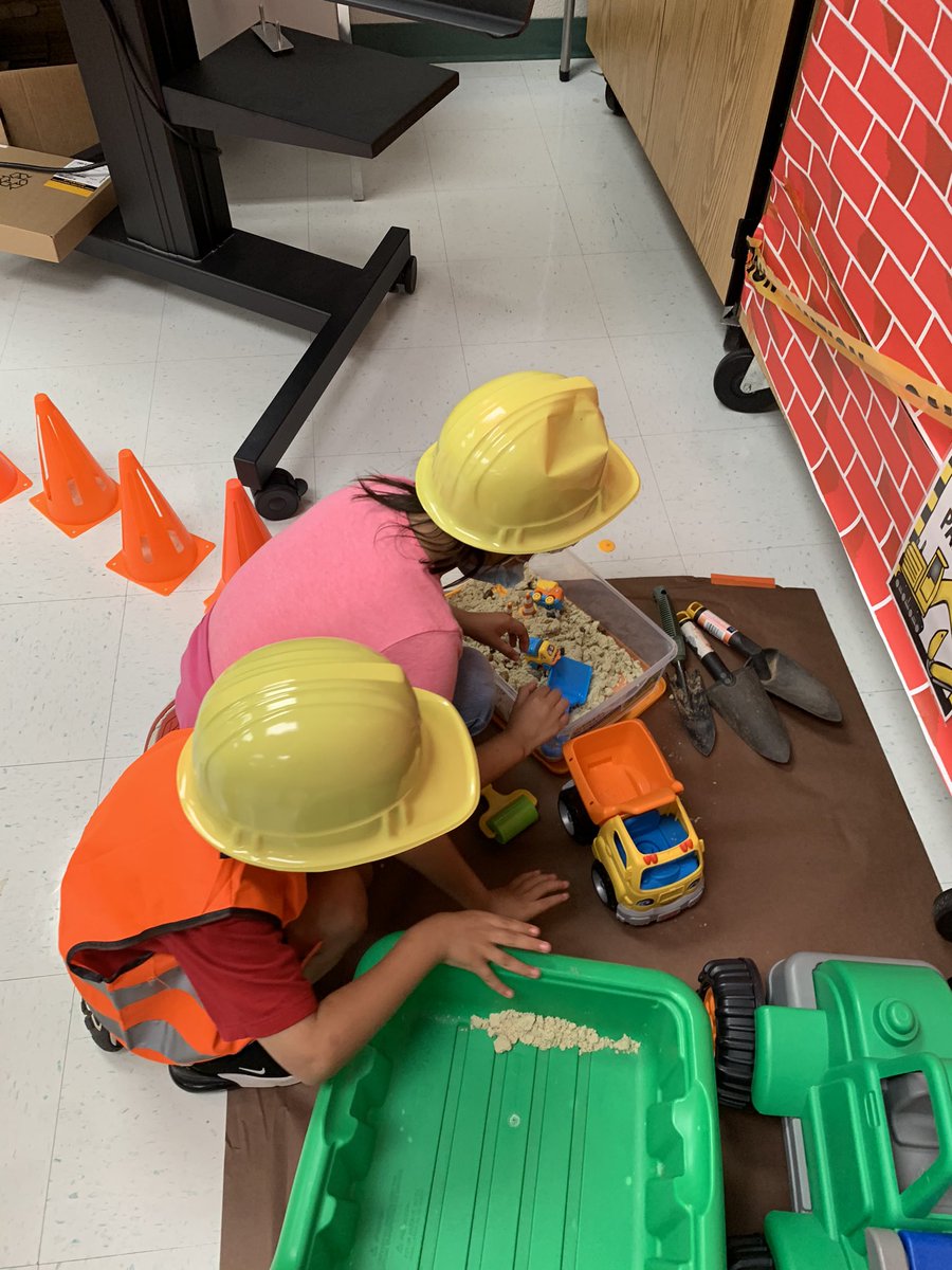 MrsNeal_EL's tweet photo. Today we launched our community helpers PBL, the kids had so much fun exploring the construction site as Construction Workers!
#sullyhornets @SullyES_LCPS https://t.co/2PoxqeTS1d