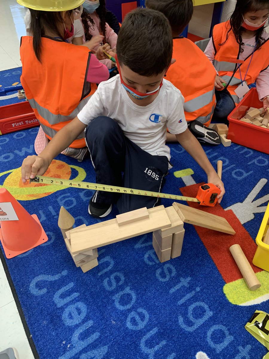 Today we launched our community helpers PBL, the kids had so much fun exploring the construction site as Construction Workers!
#sullyhornets <a href="/SullyES_LCPS/">Sully ES</a>
