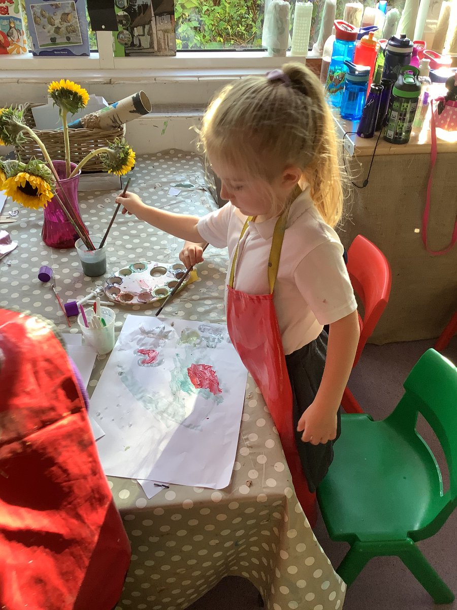 CVPSEYFS's tweet photo. We are getting creative in EYFS today! 
we are experimenting with colour mixing and making some beautiful artwork https://t.co/50tET5ACKQ