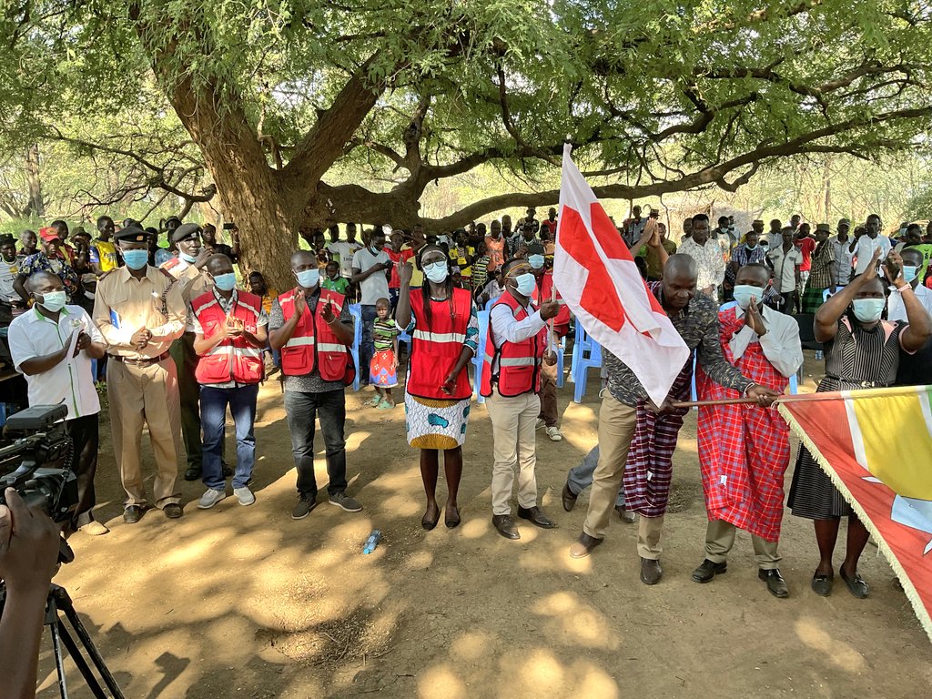 KenyaRedCross's tweet photo. Our second day of launching @USAIDKenya  #cashtransfer project. Families in far-flung areas in Baringo and Turkana County yesterday received the first transfer of money to help them cope with the effects of drought. Today, we are in West Pokot County to support more families. https://t.co/d3po5qk1fh