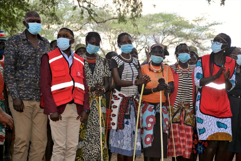 KenyaRedCross's tweet photo. Our second day of launching @USAIDKenya  #cashtransfer project. Families in far-flung areas in Baringo and Turkana County yesterday received the first transfer of money to help them cope with the effects of drought. Today, we are in West Pokot County to support more families. https://t.co/d3po5qk1fh